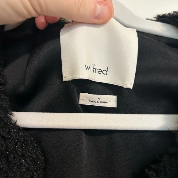 Aritzia Vest - Picture 3 of 4